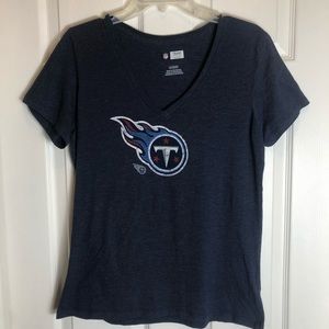 NFL TEAM Apparel  Tennessee Titans V-Neck Short Sleeve T-Shirt.  Size XL